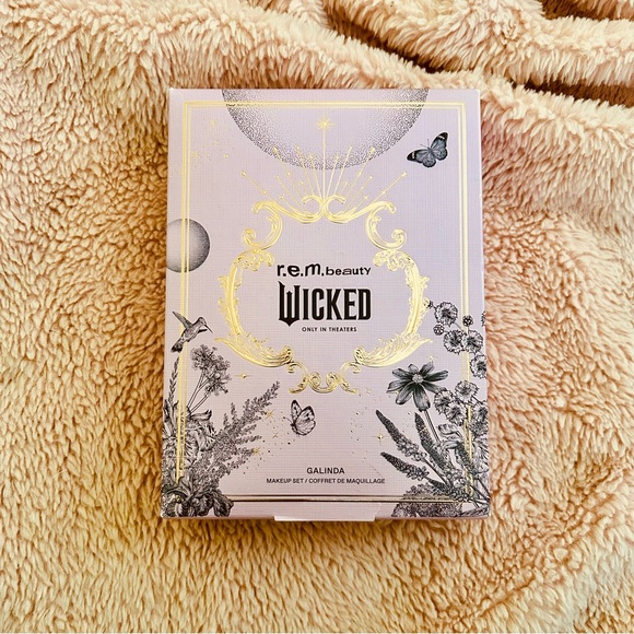 r.e.m. beauty Wicked Galinda Makeup Set